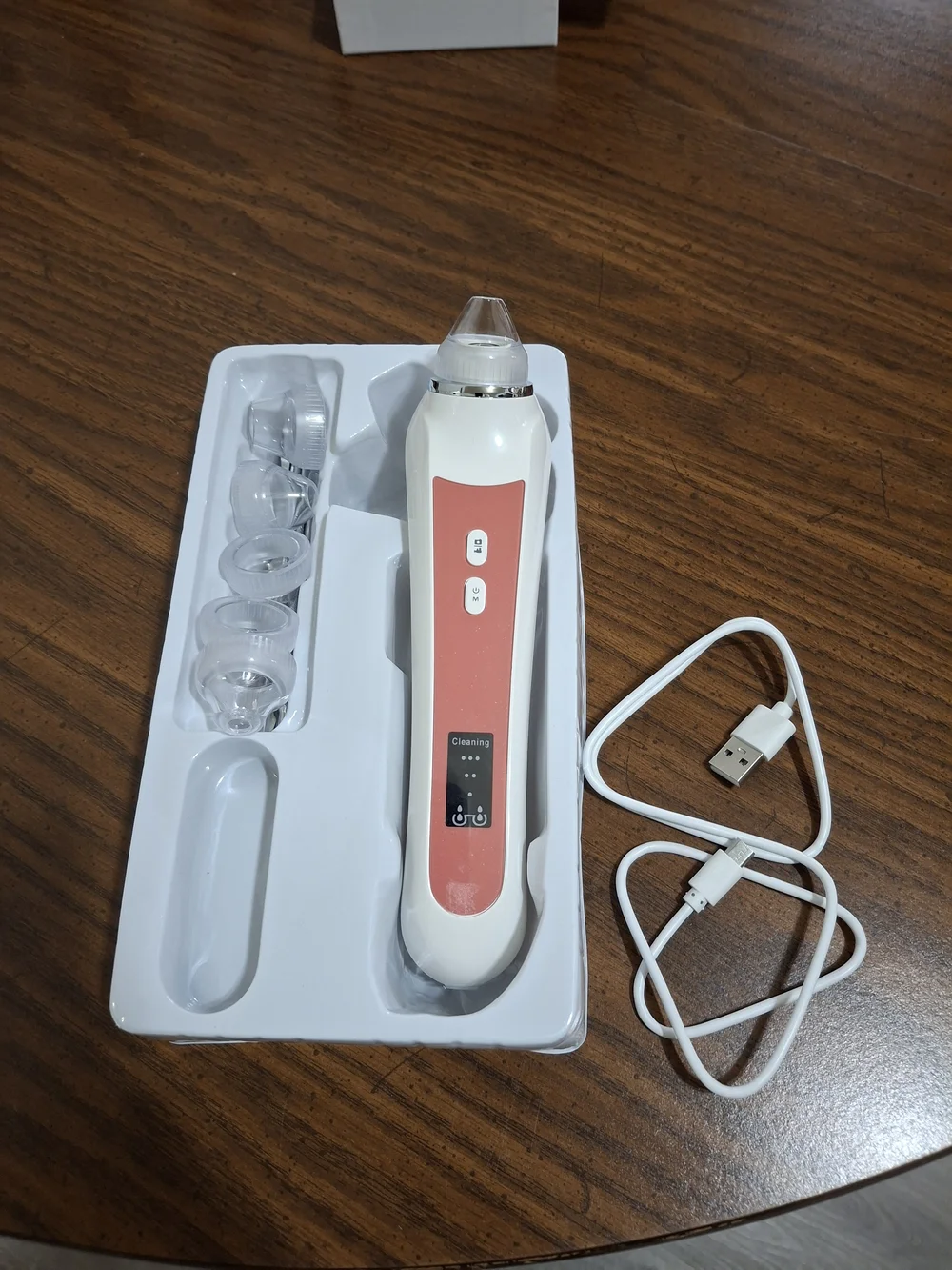 White and Pink Facial Pore Vacuum Cleaner - Rechargeable Blackhead Remover